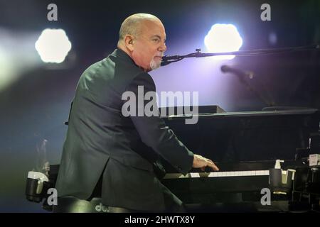 February 26, 2022, Las Vegas, Nevada, USA: Billy Joel performs in concert at Allegiant Stadium. (Credit Image: © Debby Wong/ZUMA Press Wire) Stock Photo
