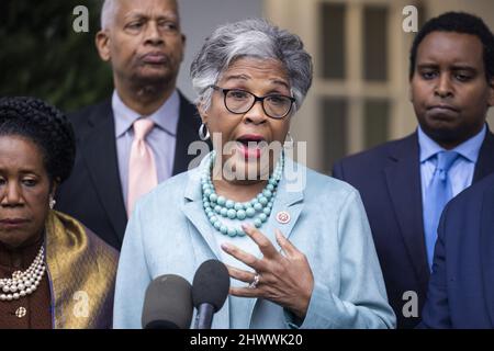 Washington, United States. 07th Mar, 2022. Democratic Congresswoman from Ohio and Chair of the Congressional Black Caucus (CBC) Joyce Beatty (C), surrounded by other CBC members, speaks to the media following a meeting with United States. President Joe Biden and his advisors outside the White House in Washington, DC on Monday, March 7, 2022. Photo by Jim Lo Scalzo/UPI Credit: UPI/Alamy Live News Stock Photo