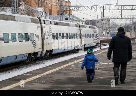 St. Petersburg, Russia. 08th Mar, 2022. An Allegro express train stands at Finlyandsky station in St. Petersburg before departing for Helsinki, Finland. Finnish Railways has to expand its train service from St. Petersburg, Russia, to the capital Helsinki because more and more Russians want to leave their country. Credit: Stringer/dpa/Alamy Live News Stock Photo