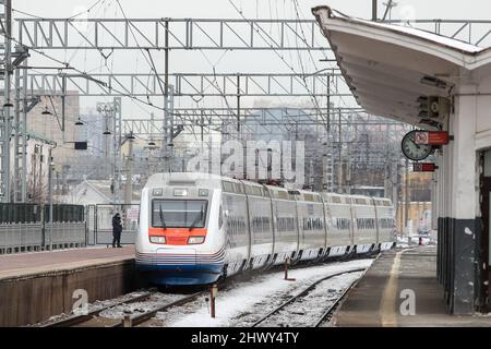 St. Petersburg, Russia. 08th Mar, 2022. An Allegro express train stands at Finlyandsky station in St. Petersburg before departing for Helsinki, Finland. Finnish Railways has to expand its train service from St. Petersburg, Russia, to the capital Helsinki because more and more Russians want to leave their country. Credit: Stringer/dpa/Alamy Live News Stock Photo