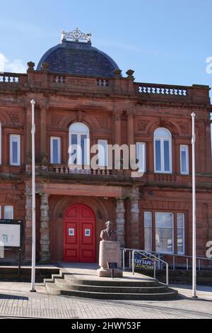memorial to James Keir Hardie, Britains first Labour Party Member of Parliament, Cumnock Town Hall, Cumnock,East Ayrshire,Scotland,UK Stock Photo