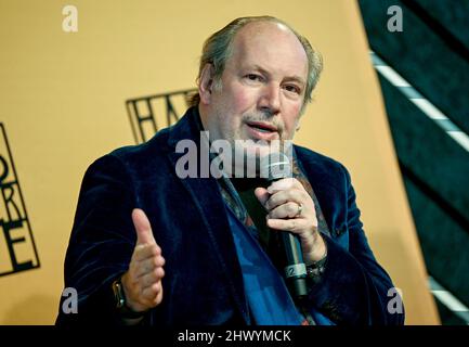 Berlin, Germany. 08th Mar, 2022. Hans Zimmer answers the questions of journalists. Currently, the composer is rehearsing with the Odessa Orchestra for 'Hans Zimmer Live - Europe Tour'. Credit: Britta Pedersen/dpa-Zentralbild/dpa/Alamy Live News Stock Photo