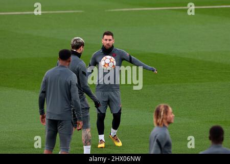 Madrid, Spanien. 08th Mar, 2022. Madrid Spain; 08.03.2022.- PSG trains at the Santiago Bernabéu stadium one day before their meeting with Real Madrid in the Champions League. Credit: Juan Carlos Rojas/dpa/Alamy Live News Stock Photo