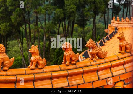 brick sculptures on the roofs of Wenwu Temple Sun Moon Lake in Taiwan Stock Photo