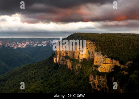 View into the fascinating Grose Valley in Blue Mountains National Park. Stock Photo