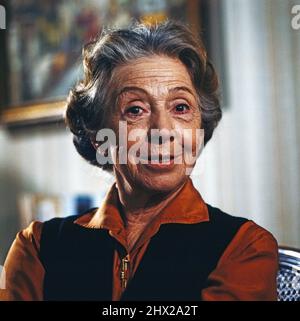 Wie war das damals?, ZDF Fernsehfilm, 1983, Szene: Inge Meysel.  Wie war das damals ?, TV film, 1983, scene: Inge Meysel Stock Photo