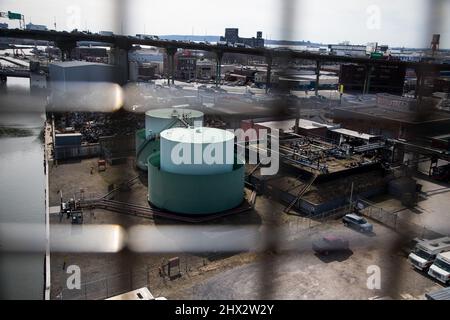 New York, USA. 8th Mar, 2022. Tanks storing fuel oil are seen at the Bayside Fuel Depot in the Brooklyn borough of New York, the United States, on March 8, 2022. TO GO WITH: 'Oil prices jump amid U.S. ban of Russian imports' Credit: Michael Nagle/Xinhua/Alamy Live News Stock Photo