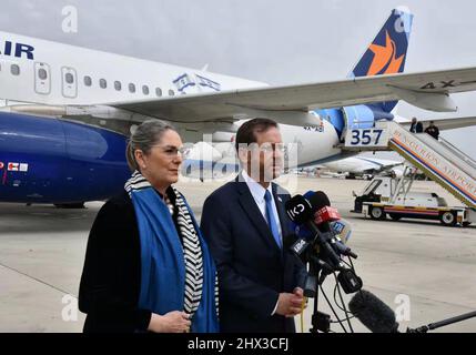(220309) -- JERUSALEM, March 9, 2022 (Xinhua) -- Photo taken on March 9, 2022 shows Israeli President Isaac Herzog (R) speaks at the Ben Gurion Airport outside Tel Aviv, Israel, before departing for Turkish capital Ankara. Herzog on Wednesday flew for a meeting with Turkish President Recep Tayyip Erdogan in the capital Ankara, the first high-level meeting between the two countries in years. The trip marks the first visit by a senior Israeli official to Turkey since 2008. (Haim Zach/GPO/Handout via Xinhua) Stock Photo