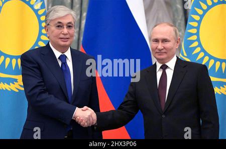 Moscow, Russia. 10 February, 2022. Russian President Vladimir Putin, right, shakes hands with Kazakhstan President Kassym-Jomart Tokayev at the Kremlin, February 10, 2022 in Moscow, Russia. Stock Photo