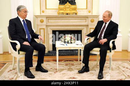 Moscow, Russia. 10 February, 2022. Russian President Vladimir Putin, right, hosts a bilateral meeting with Kazakhstan President Kassym-Jomart Tokayev at the Kremlin, February 10, 2022 in Moscow, Russia. Stock Photo