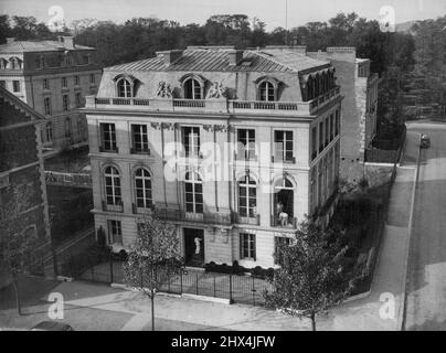 Photo Shows: No 24, Boulevard Sachet, Paris, Where the Duke and Duchess of Windsor are to settle down.Permanent home of the Duke and Duchess of Windsor In Paris.The Duke and Duchess of Windsor will start the New Year by moving in to a new and Permanent home, No. 24, Boulevard Sachet, a Spacious house on the broad through fare which skirts the Bois de Boulogne in the fashionable west end of Paris.They are resting the house, estimated to be worth £70,000, from the Comtesse de Sabini on a two - year lease with a renewal option.Built on Louis XVI lines, the house is only six year old. November 3, Stock Photo