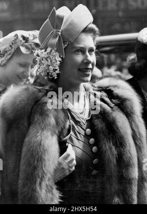 Princess Elizabeth At Children's Hospital - Attends Court of Governors. Princess Elizabeth as she arrived at the Hospital. Princess Elizabeth paid a visit to the Queen Elizabeth Hospital for Children at Hackney, London, to attend the annual Court of Governors. May 22, 1947. Stock Photo