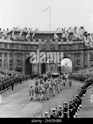 The coach carrying Queen Elizabeth II and President Nicolae Ceausescu ...