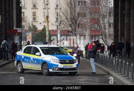 Bucharest, Romania - March 09, 2022: Preparations for Ukrainian refugees arriving by train at North Railway Station, attempting to escape Vladimir Put Stock Photo