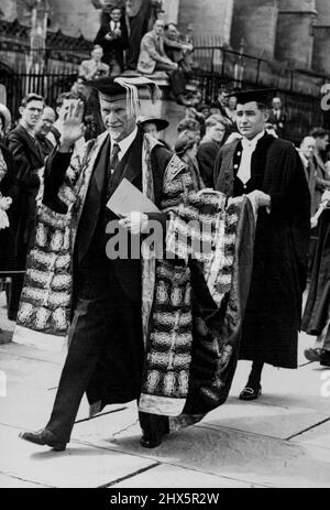 Field Marshal Smuts As Chencellor Of Cambridge University -- Field Marshal Smuts, 79 years of age and former prime Minister of South Africa, walking in procession for his induction ceremony as Chancellor of the University of Cambridge. Field Marshal Smuts flew from S. Africa specially to attend the ceremony. June 9, 1949. (Photo by Sport & General Press Agency Limited). Stock Photo