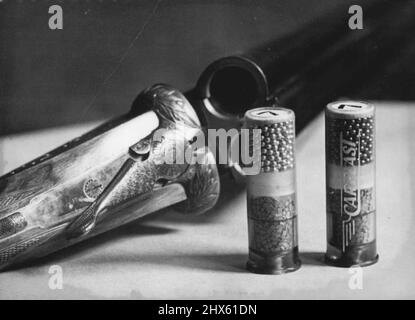 Plastic cartridge cases hi-res stock photography and images - Alamy