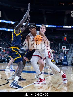 Washington State center Dishon Jackson prepares to defend during the ...