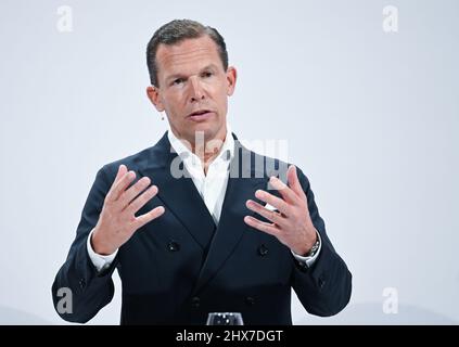 Hugo Boss: Wie CEO Daniel Grieder bis 2025 4 Milliarden Euro