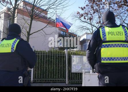 Hamburg, Germany. 10th Mar, 2022. Police officers stand for object protection in front of the Consulate General of Russia. Credit: Marcus Brandt/dpa/Alamy Live News Stock Photo