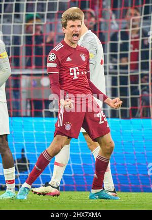 Thomas MUELLER, MÜLLER, FCB 25 celebrates his goal, happy, laugh, celebration, 5-0 in the match   FC BAYERN MUENCHEN - FC Red Bull SALZBURG 7-1 of football UEFA Champions League, round of 16 in season 2021/2022 in Munich, Mar 8, 2022.  Achtelfinale, FCB, Red Bull,  © Peter Schatz / Alamy Live News Stock Photo
