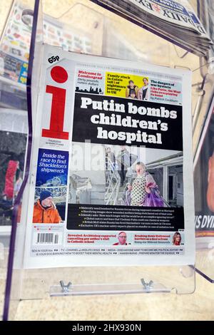 i newspaper headline 'Putin bombs children's hospital' front page maternity hospital pregnant mothers Ukraine war bombing 10 March 2022 London UK Stock Photo