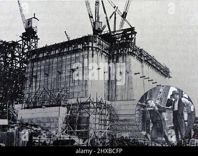 Sydney harbour bridge Australia under construction  with inset of riveters working on the structure. (Built by Dorman Long of Middlesbrough England) Stock Photo