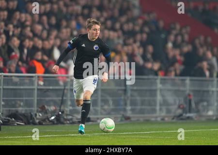 March 10, 2022: Ãsak Bergmann JÃ³hannesson of FC KÃ¸benhavn controls the ball during PSV Eindhoven v FC KÃ¸benhavn, at Philips Stadium, Eindhoven, Netherlands. Kim Price/CSM. Stock Photo
