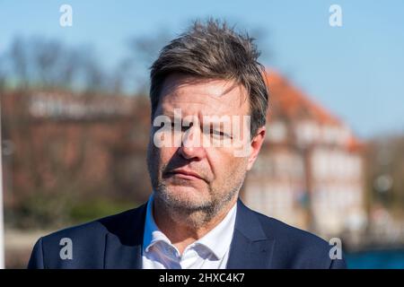 Kiel, 11. März 2022, Bundeswirtschaftsminister Dr. Robert Habeck zu Gesprächen bei Finanzministerin Monika Heinold in Kiel, Schleswig-Holstein Stock Photo