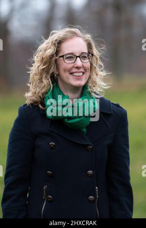 Stirling, Scotland, UK - Scottish Green Party joint leader Lorna Slater in the grounds of the Stirling Court Hotel ahead of the Scottish Green Party conference which is held there tomorrow Credit: Kay Roxby/Alamy Live News Stock Photo