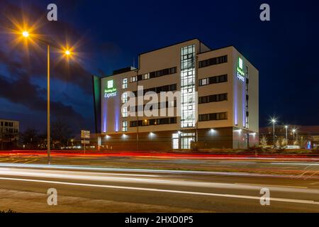 Hotel Holiday Inn Express at the shopping center Westfield CENTRO in Oberhausen-Neue Mitte, evening, blue hour, illumination, evening, blue hour, illumination, Oberhausen, Ruhr area, North Rhine-Westphalia Stock Photo