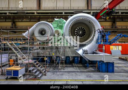 Industrial mechanic working on a gear compressor, MAN Energy Solutions, Oberhausen, North Rhine-Westphalia, Germany Stock Photo