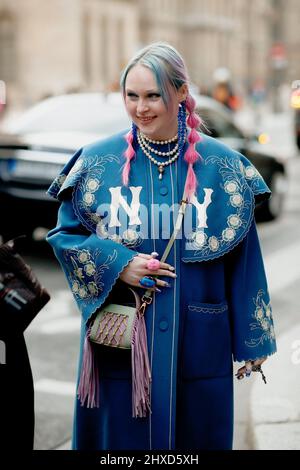 Street style, Kristen Bateman arriving at Ottolinger Fall-Winter 2022-2023 show, held at ESpot, Paris, France, on March 1st, 2022. Photo by Marie-Paola Bertrand-Hillion/ABACAPRESS.COM Stock Photo