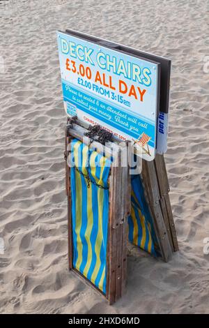 England, Dorset, Isle of Purbeck, Swanage, Swanage Beach, Deck Chairs for Rent Stock Photo