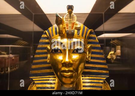 England, Dorset, Dorchester, Tutankhamun Exhibition, Exhibit of Replica of Tutankhamun's Golden Mask Stock Photo