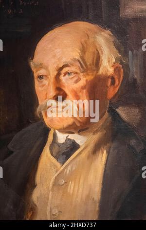 England, Dorset, Dorchester, Dorset Museum, Portrait of Thomas Hardy by Reginald Eves dated 1923 Stock Photo