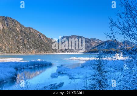 Germany, Bavaria, Upper Bavaria, Tölzer Land, Isarwinkel, Lenggries, district Fall, view to Isar valley and Sylvenstein reservoir near Fall Stock Photo