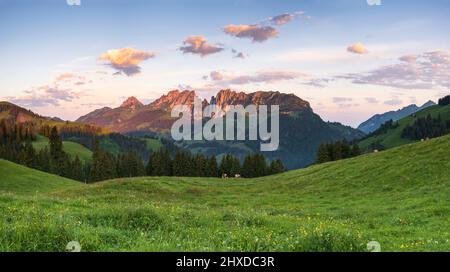 Europe, Switzerland, canton Fribourg, Jaunpass, view on the Gastlosen mountains Stock Photo