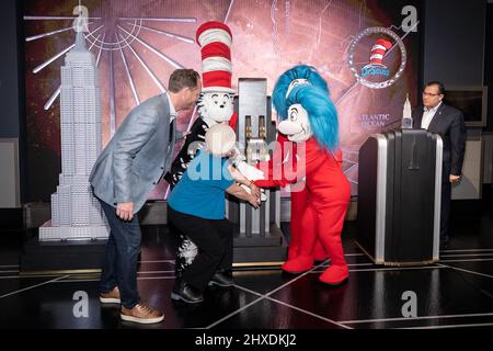 Dr. Seuss Cat In The Hat - Maglietta Ufficiale Uomo - Cappello Classico - Colore Nero, 100% Cotone