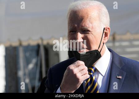 Washington, DC, USA. 11th Jan, 2022. US President Joe Biden speaks with the media before departing to joint Base Andrews in route to Atlanta, Georgia in Washington DC. (Credit Image: © Lenin Nolly/SOPA Images via ZUMA Press Wire) Stock Photo