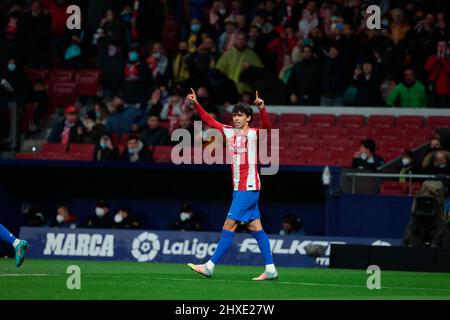 Madrid, Spanien. 11th Mar, 2022. Madrid, Spain; 11.03.2022.- Atletico de Madrid vs Cadiz soccer to La Liga Spain match 28 held at the Wanda Metropolitano stadium, in Madrid. Atletico de Madrid player Joao Felix score goal. Cadiz player Final score 2-1 Atletico winner Credit: Juan Carlos Rojas/dpa/Alamy Live News Stock Photo