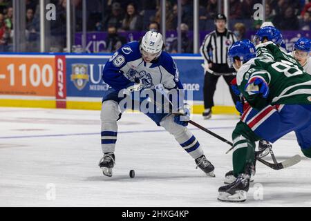 March 11, 2022: Syracuse Crunch forward Gage Goncalves (39) skates with the puck in the first period against the Rochester Americans. The Rochester Americans hosted the Syracuse Crunch on Irish Night in an American Hockey League game at the Blue Cross Arena in Rochester, New York. (Jonathan Tenca/CSM) Stock Photo