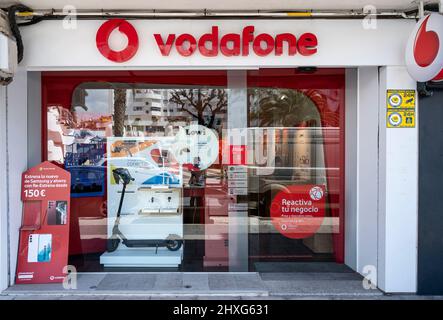 Alicante, Spain. 11th Mar, 2022. British multinational telecommunications corporation and phone operator, Vodafone, store in Spain. (Photo by Xavi Lopez/SOPA Images/Sipa USA) Credit: Sipa USA/Alamy Live News Stock Photo