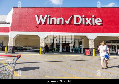 Miami Florida Winn-Dixie grocery store supermarket entrance outside exterior Stock Photo