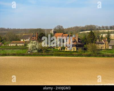 View of the small hamlet of Luddesdown in the fields of the Kentish Downs, UK Stock Photo