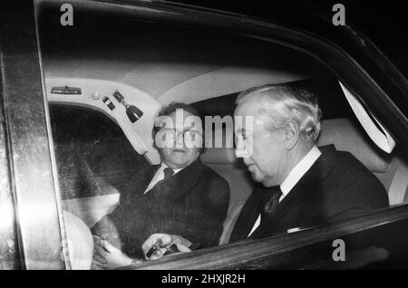 Harold Wilson (1916-1995) leaving 10 Downing Street after announcing his resignation as Prime Minister. He had told his cabinet colleagues earlier in the day of his intention to step down. 16th March 1976 Stock Photo