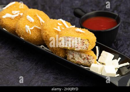 Heart Shaped Veg Paneer Cutlet Tikki With Bhujia Sev Coating Made Of Indian Cottage Cheese Crumbled Panir Spices Maida Green Vegetables Like Carrot, B Stock Photo