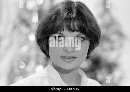 Mind your language 1977 hi-res stock photography and images - Alamy