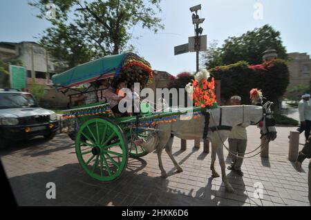 New Delhi, India. 13th Mar, 2022. Tourists and residents visit the Taj Mahal in Agra Uttar Pradesh, India on March 13, 2022. (Photo by Ravi Batra/Sipa USA) Credit: Sipa USA/Alamy Live News Stock Photo