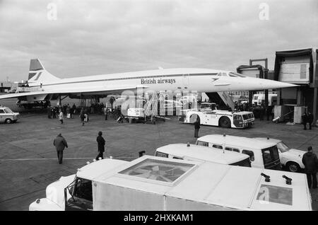 Inaugural commercial flights of the supersonic airliner Concorde on 21st January 1976, seven years after its maiden test flight. One British Airways flight left from Heathrow Airport, London to Bahrain in the Middle East as the other, an Air France flight,  took off simultaneously at 11.40 am from Orly Airport, Paris for Rio De Janeiro via Dakar, Senegal. Picture shows: The plane being loaded before take off. 21st January 1976. Stock Photo