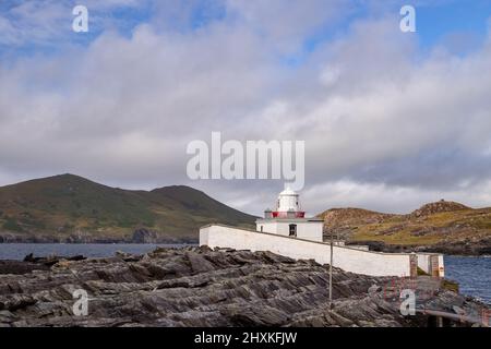 Valencia Island lighthouse on the Atlantic coast of County Kerry, Ireland Stock Photo